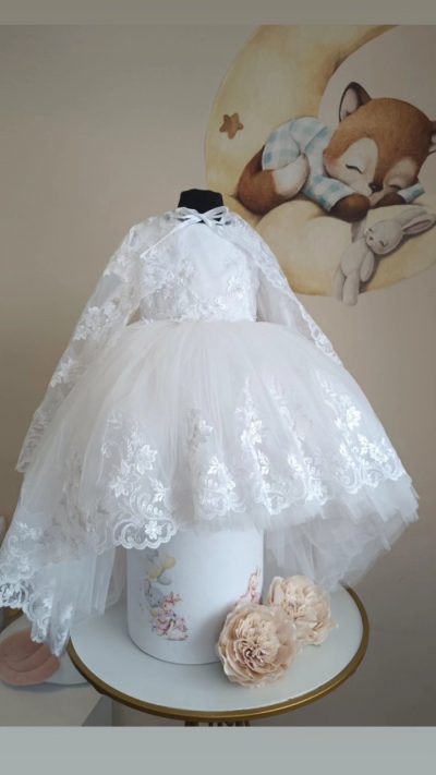 Prabangi balta suknelė mergaitei su nėriniais - Image 4